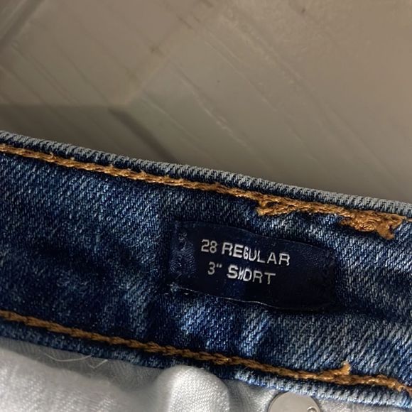 GAP cut offs jean shorts with rainbow embroidery size 28 - Picture 7 of 7